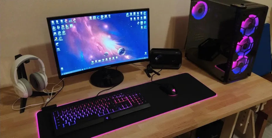 Razer XXL Gaming Mouse Pad with RGB Lighting Pink Extended Quartz Pink 920mm Goliathus Chroma(NOT HANDCRAFTED)
