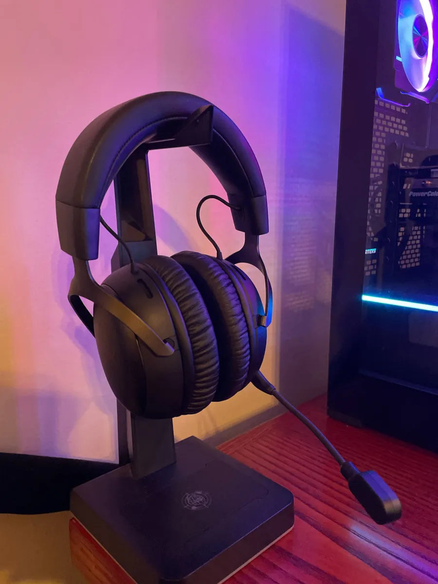 HyperX Cloud III Wireless Over Ear Gaming Headset with Connection USB