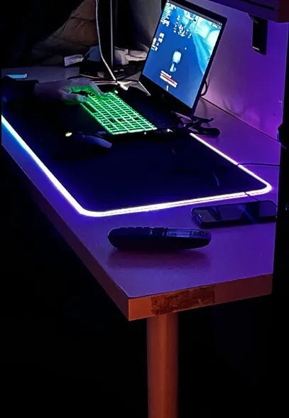 Razer XXL Gaming Mouse Pad with RGB Lighting USB Black 900mm Strider Chroma(NOT HANDCRAFTED)